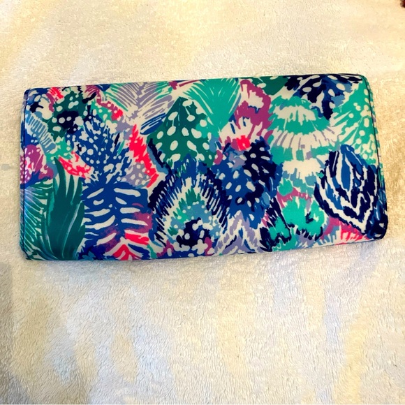 Lilly Pulitzer Travel Wallet Passport Document Organizer Folio Quill Out NWOT - Picture 2 of 5